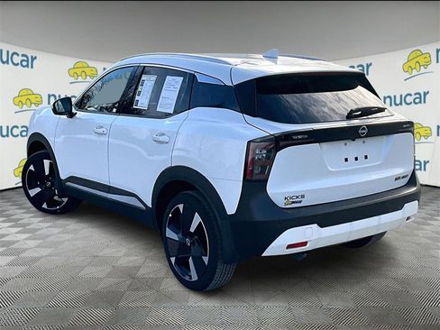 Used 2025 Nissan Kicks SR image 4