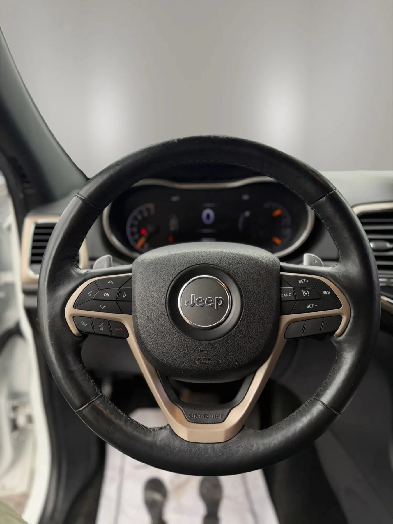 Used 2015 Jeep Grand Cherokee Altitude AWD/4WD image 17
