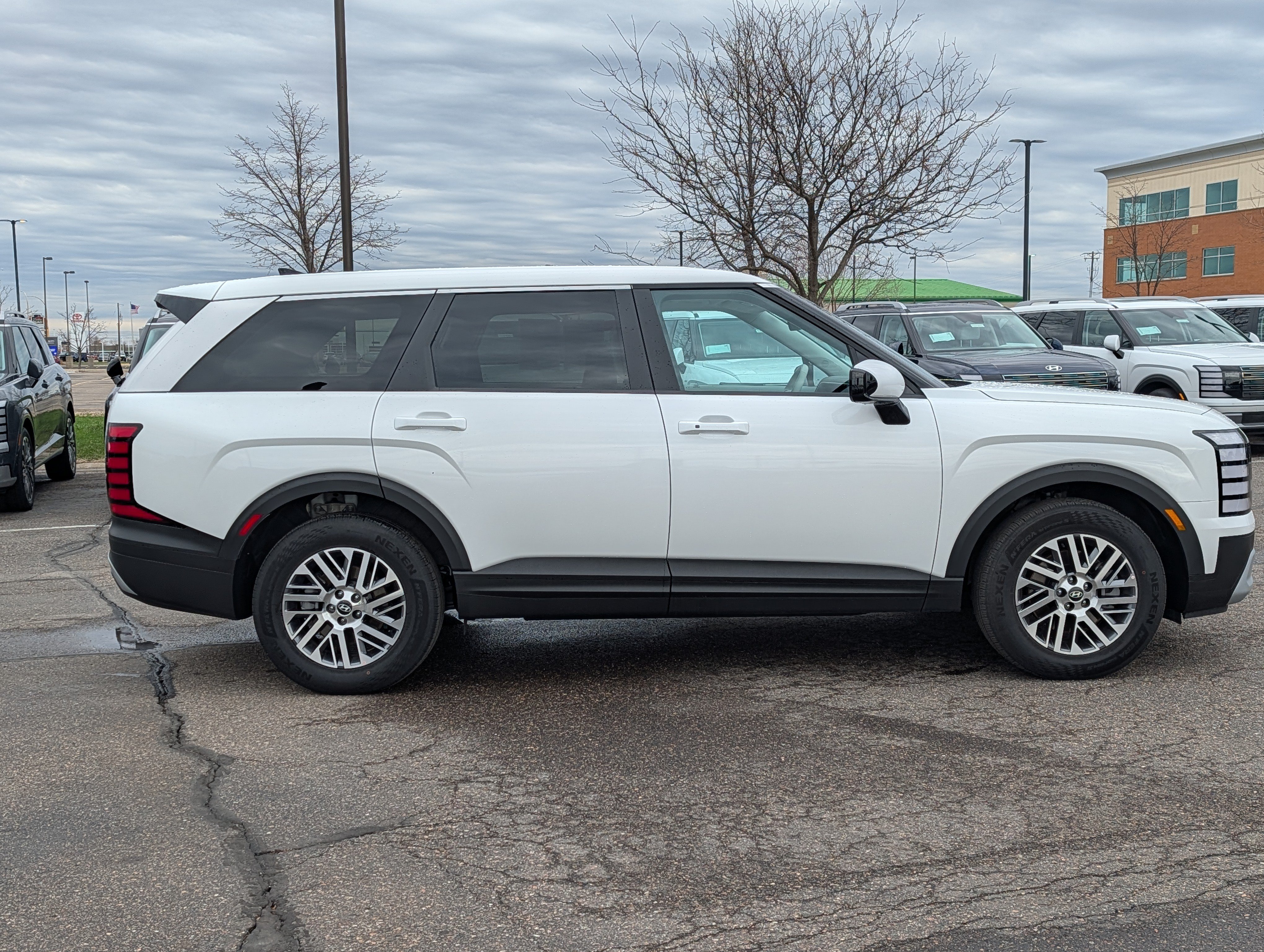 Used 2026 Hyundai Palisade SE AWD/4WD image 6