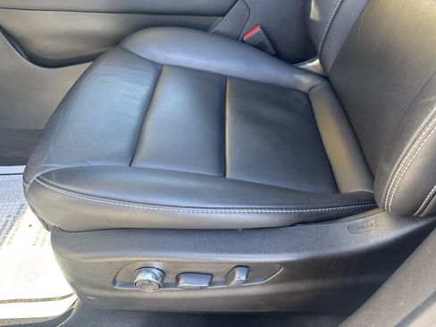 Used 2024 Cadillac XT4 Premium Luxury image 28