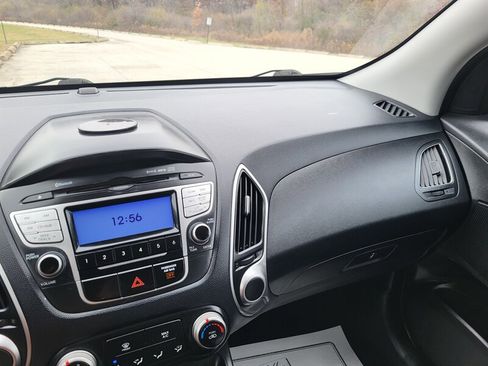 Used 2011 Hyundai Tucson GLS image 18