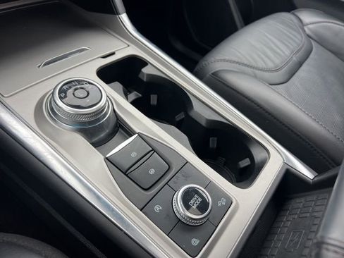 Certified 2023 Ford Explorer Platinum w/ Technology Package AWD/4WD image 18