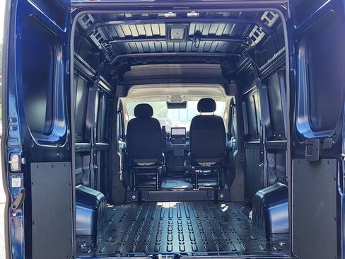 New 2025 RAM ProMaster 1500 w/ Quick Order Package 22G SLT image 9