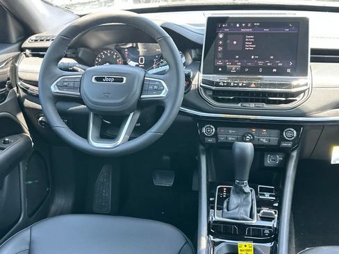 New 2026 Jeep Compass Latitude AWD/4WD image 16