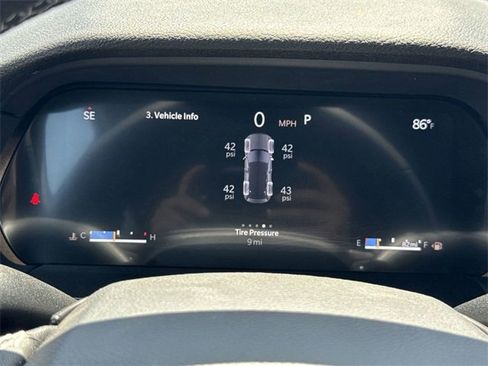 New 2025 Jeep Grand Cherokee Altitude image 16