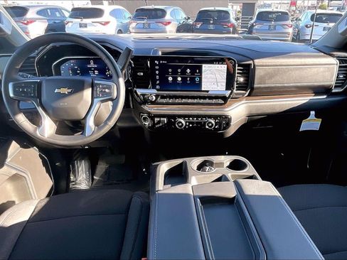Used 2025 Chevrolet Silverado 3500 LT w/ Safety Package AWD/4WD image 13