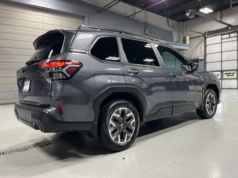 Used 2026 Subaru Forester Premium AWD/4WD image 8