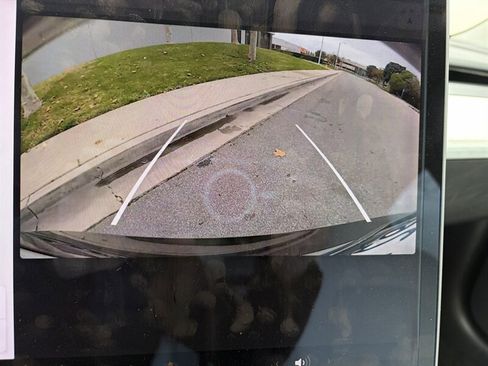 Used 2018 Tesla Model 3 Mid Range image 21