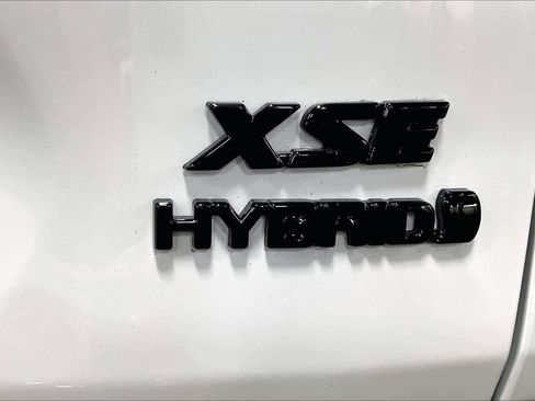 Used 2024 Toyota RAV4 XSE w/ Advanced Technology Package image 10