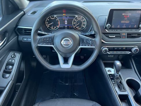 Used 2022 Nissan Altima 2.5 SV image 14