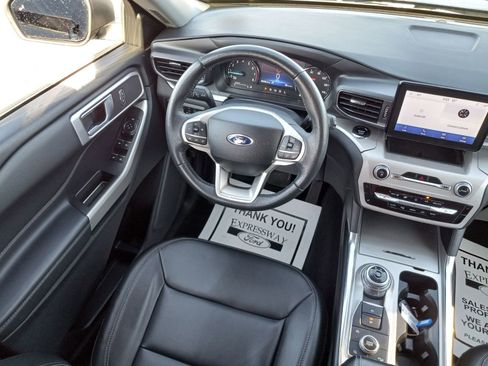 Used 2024 Ford Explorer XLT w/ Equipment Group 202A image 16