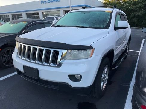 Used 2013 Jeep Grand Cherokee Laredo w/ Laredo E Group AWD/4WD image 10