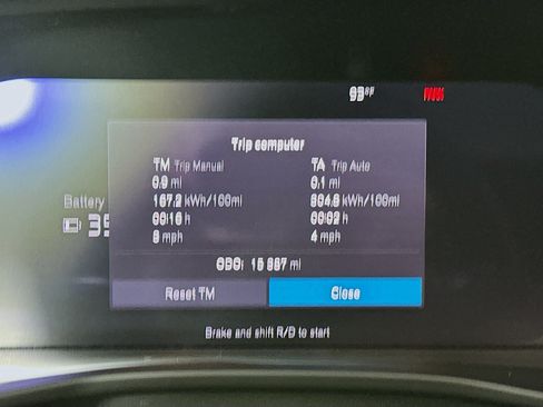 Used 2023 Volvo C40 Recharge Core AWD/4WD image 18