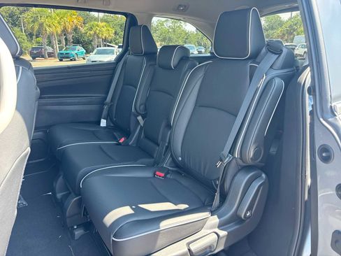 New 2026 Honda Odyssey Touring image 24