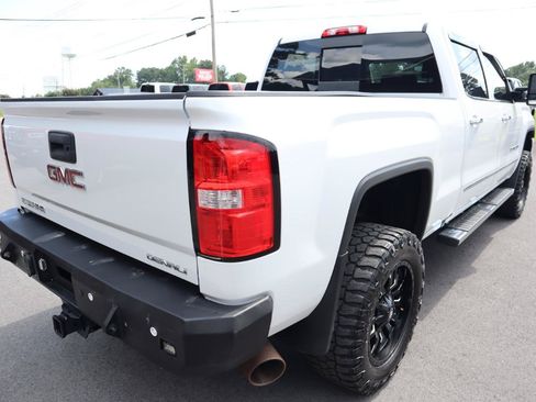 Used 2018 GMC Sierra 2500 Denali w/ Duramax Plus Package AWD/4WD image 5