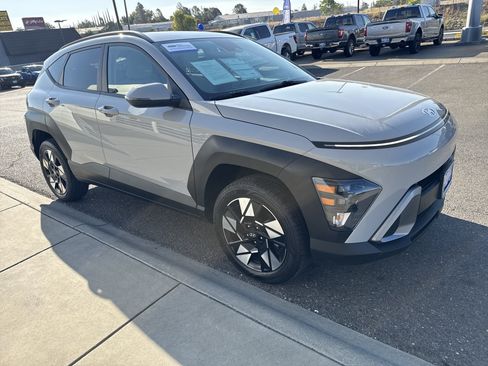 Used 2024 Hyundai Kona SEL AWD/4WD image 7