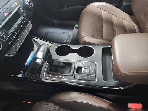 Used 2019 Kia Sorento SX image 34