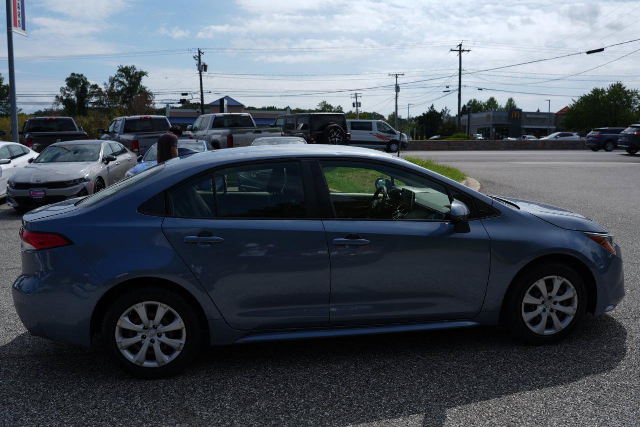 Used 2020 Toyota Corolla LE FWD image 6