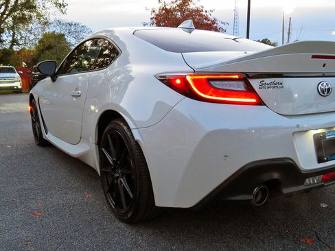 Used 2023 Toyota GR86 Premium image 31