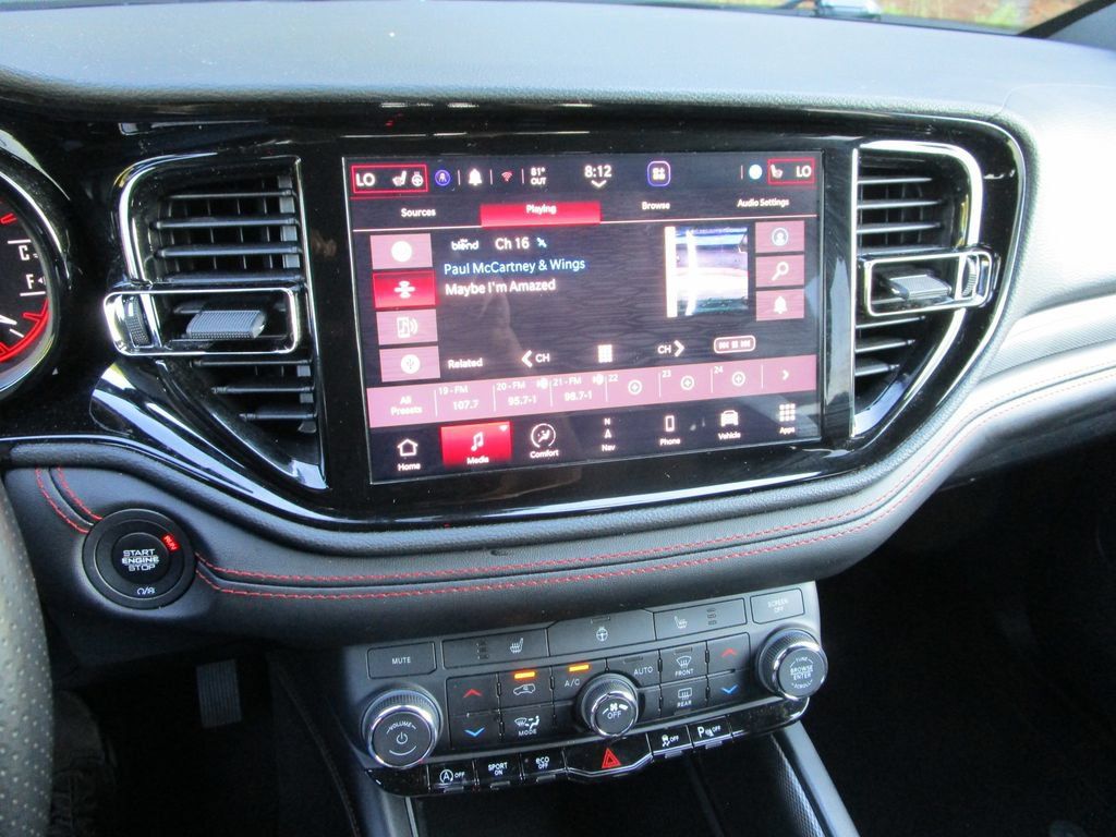 Used 2025 Dodge Durango GT AWD/4WD image 33