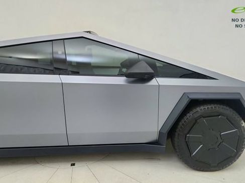 Used 2024 Tesla Cybertruck Cyberbeast AWD/4WD image 8