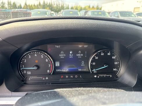 Used 2021 Ford Explorer XLT w/ Equipment Group 202A AWD/4WD image 18