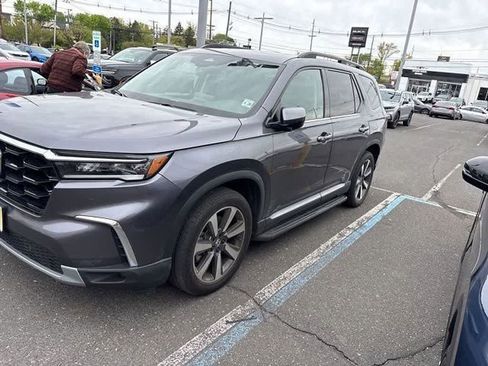 Used 2023 Honda Pilot Elite image 4