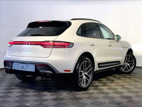 Certified 2026 Porsche Macan AWD/4WD image 7