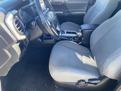 Used 2018 Toyota Tacoma SR5 image 21