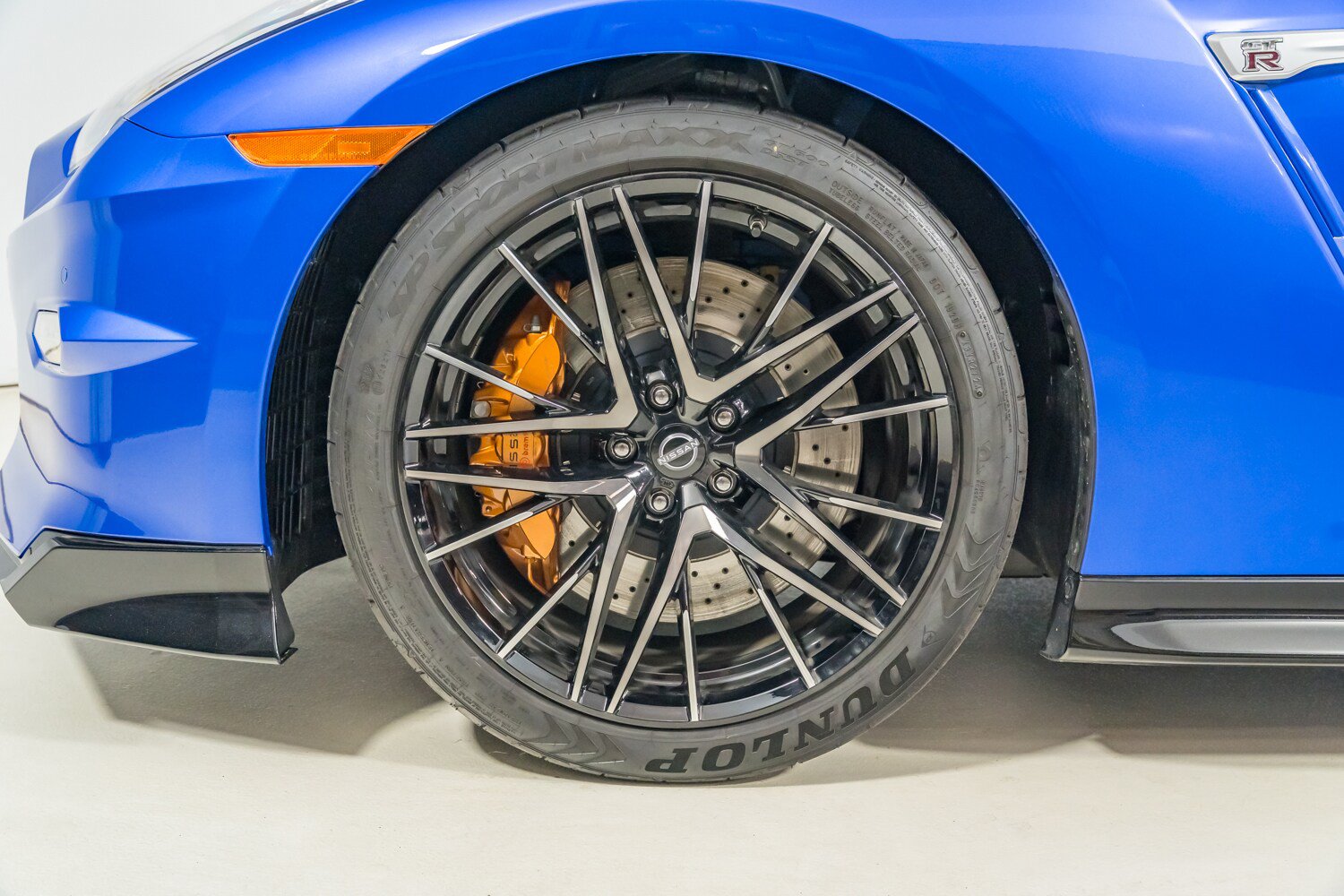 Used 2024 Nissan GT-R w/ Floor Mat Package AWD/4WD image 12
