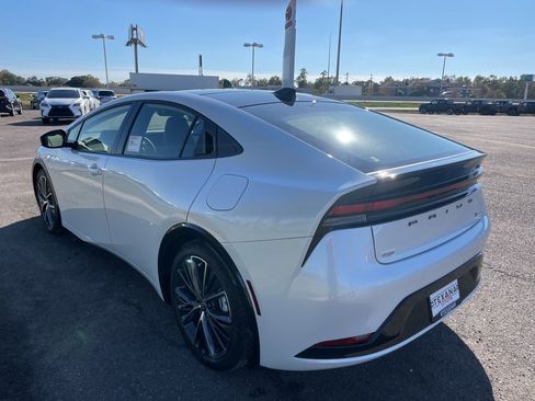 New 2026 Toyota Prius XLE image 5