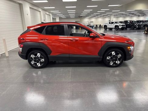 Used 2024 Hyundai Kona SEL FWD image 8