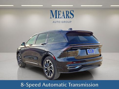 Used 2024 Lincoln Nautilus Reserve image 4