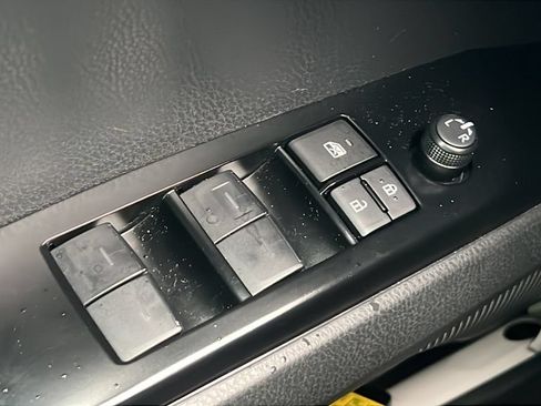 Used 2025 Toyota Camry SE FWD image 20