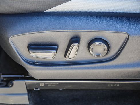 Used 2024 Toyota Tacoma TRD Off-Road w/ TRD Off Road Upgrade Package image 19