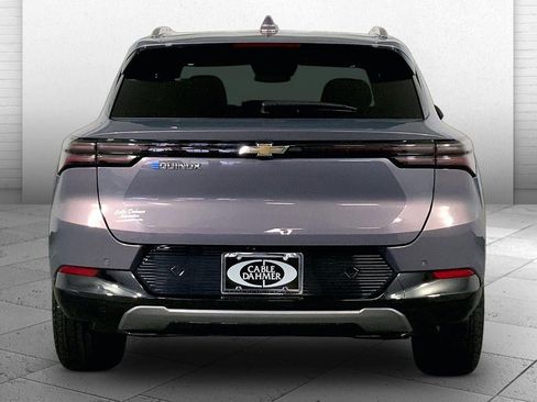Used 2025 Chevrolet Equinox EV LT FWD image 3
