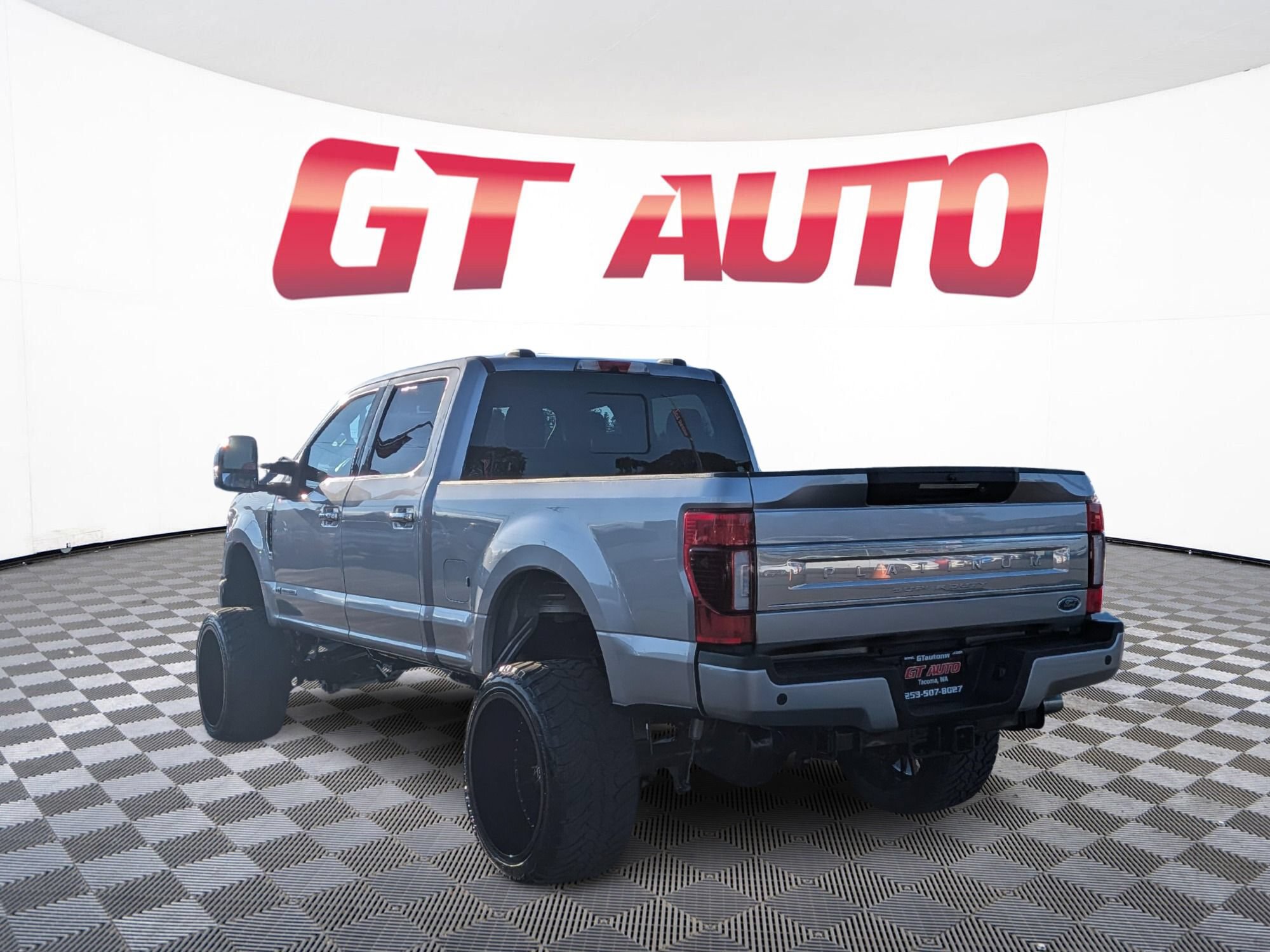 Used 2022 Ford F350 Platinum w/ FX4 Off-Road Package AWD/4WD image 4