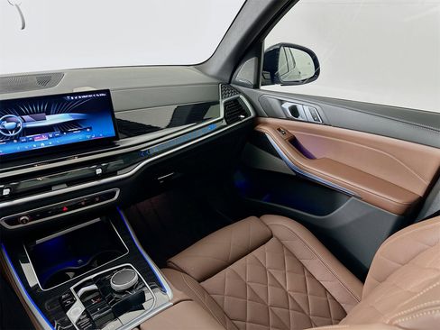 Used 2025 BMW X5 sDrive40i w/ M Sport Package image 26