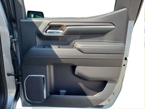 Used 2024 Chevrolet Silverado 1500 LT Trail Boss image 18