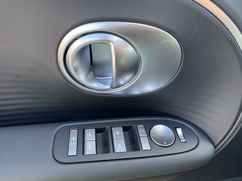 New 2026 Hyundai Ioniq 9 SE AWD/4WD image 17