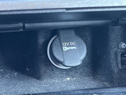 Used 2021 Chrysler 300 Touring L image 9