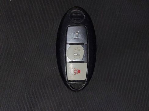 Used 2016 Nissan Rogue SV image 32