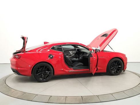 Used 2020 Chevrolet Camaro LT w/ Black Appearance Package RWD image 15