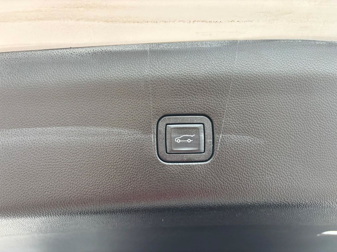 Used 2024 Buick Enclave Premium AWD/4WD image 28