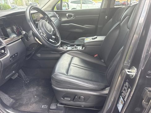 Used 2022 Kia Sorento S FWD image 5