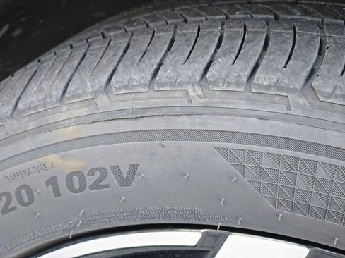 Used 2025 Kia Telluride S FWD image 11