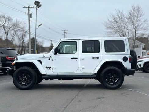 Used 2021 Jeep Wrangler Unlimited Sahara image 2