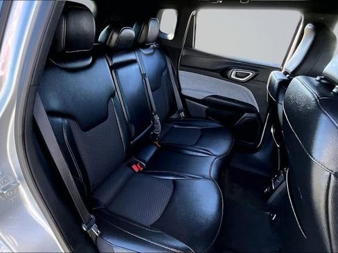 Used 2024 Jeep Compass Latitude image 25