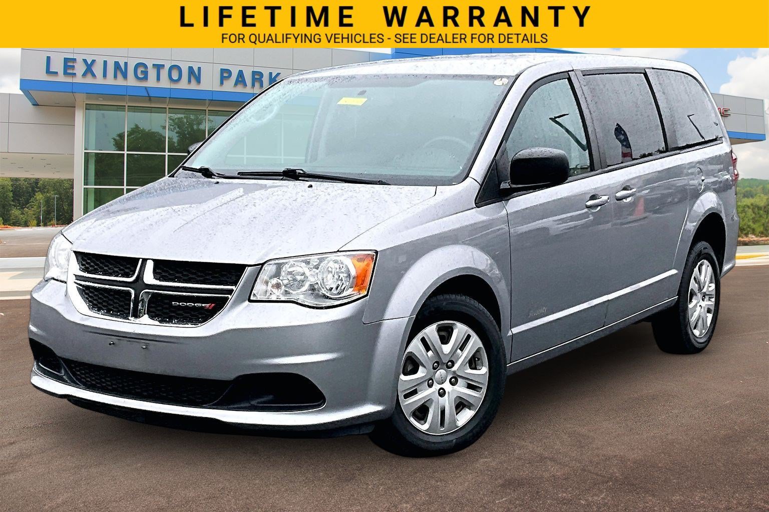 Used 2018 Dodge Grand Caravan SE FWD image 12