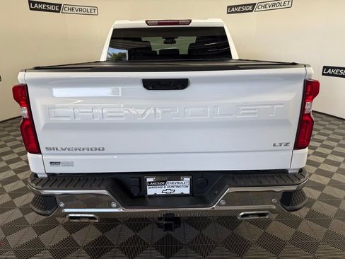 Used 2022 Chevrolet Silverado 1500 LTZ w/ Z71 Off-Road Package AWD/4WD image 5